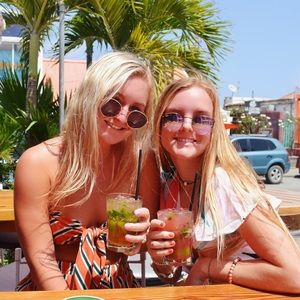 Meet your Posher, Caroline